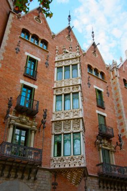 Casa Terrades Avinguda Diagonal Barcelona içinde Windows