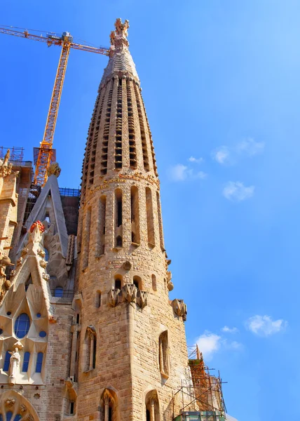Steeple da Sagrada Família em Barcelona, na Espanha — Fotografia de Stock