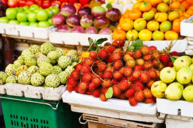 Asyalı çiftçi market satış tutku meyve ve cherimoya ve diğer