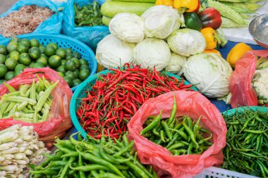 Asya street market satış Pod biber kireç ve lahana