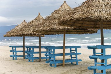 Da Nang Çin Plajı Palmiye barınaklar