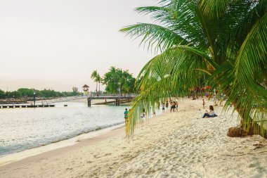 Resort Singapur turistler Siloso Beach Sentosa Adası
