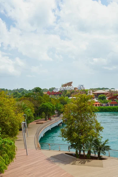 Sentosa Boardwalk prowadzące do Sentosa Island w Singapurze — Zdjęcie stockowe
