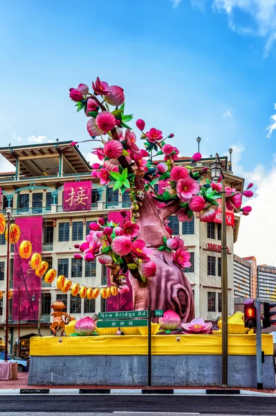 Singapur Çin Yeni Yılı için Dekorasyon ile Sokak — Stok fotoğraf