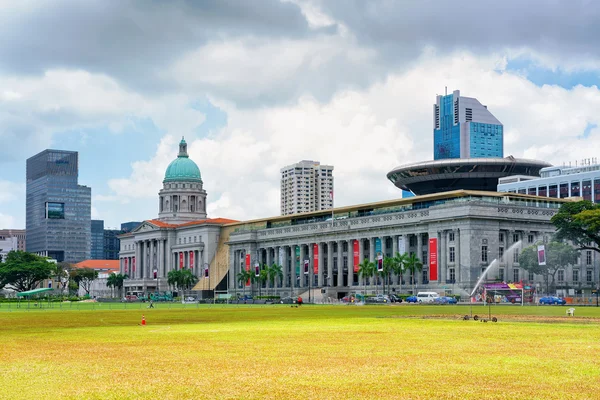 Old Supreme Court and National Gallery in Singapore — Stock Photo, Image