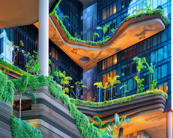 Arquitectura moderna de un edificio balcón en Singapur — Foto de Stock