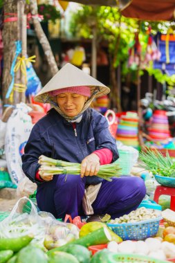 Asya tüccar soğan ve diğer taze sebze filizlenme satan