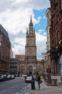 Turistler St George Tron Church eski şehir Glasgow civarındaki oteller