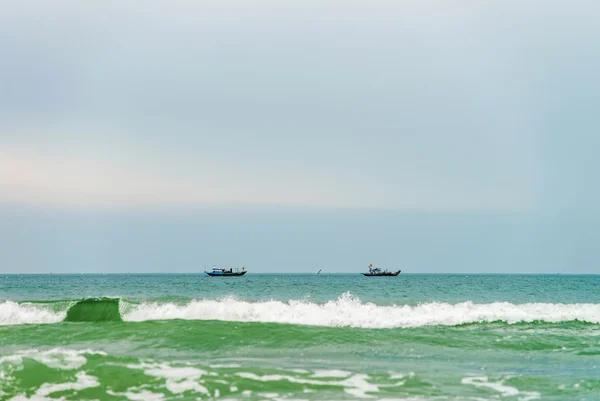 Суда на китайском пляже в Дананге во Вьетнаме — стоковое фото