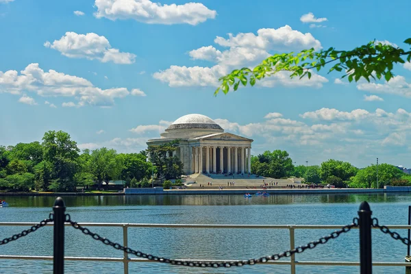 Widok na pomnik Thomasa Jeffersona w Waszyngtonie — Zdjęcie stockowe