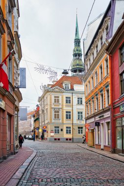 Riga eski şehrin boş sokakları