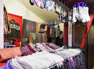 Renkli hortum Riga Street Noel pazarı, örme