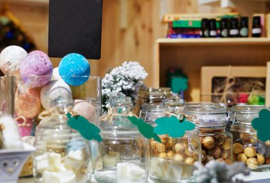 Vilnius Litvanya noel piyasada el yapımı Sabun