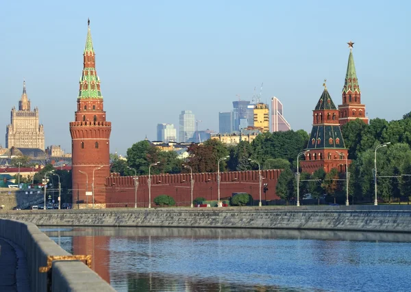 Moscow kremlin en skyline weergave — Stockfoto