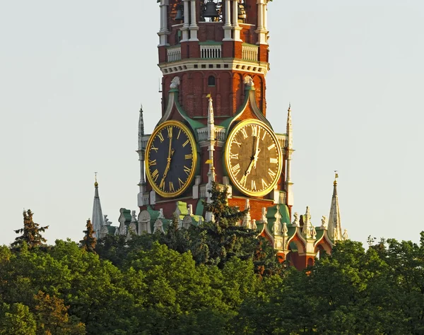 Tower clock on the Red Square clock tower — Stock Photo, Image