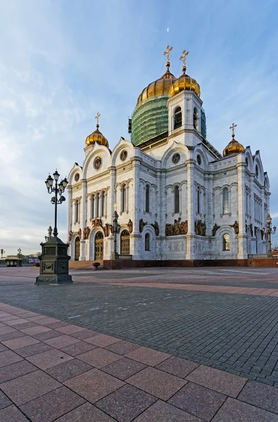 Christ the Savior Cathedral in Moscow with blue sky and moon — Stock Photo, Image