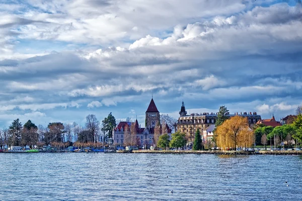 Quay of Geneva lac în Lausanne în soare de iarnă — Fotografie, imagine de stoc