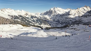 Erkekler ve kadınlar Kayak ve snowboard, kış spor resort s
