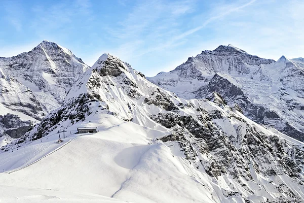 Monch, Jungfrau ve Tschuggen dağ zirveleri — Stok fotoğraf