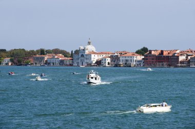 Yaz Venedik trafikte sivil su
