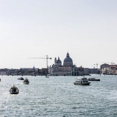 Santa Maria della Salute Bazilikası'nın ve şehir manzarası yaz Ven