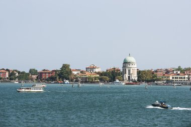 Su trafik yaz Venedik Lido Adası yakınlarında