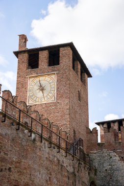 Saat Kulesi Verona eski kale