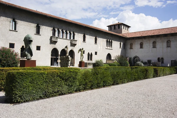 Patio interior del antiguo castillo de Verona — Foto de Stock