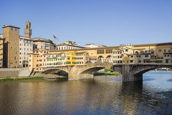 Puente Ponte Vecchio en Florencia en Italia —  Fotos de Stock