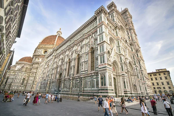 Cathedral of Saint Mary of the Flower in Florence  in summertime — Stock Photo, Image