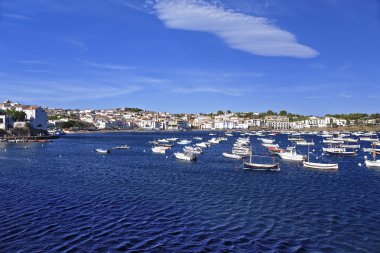 Yaz aylarında Cadaques harbor