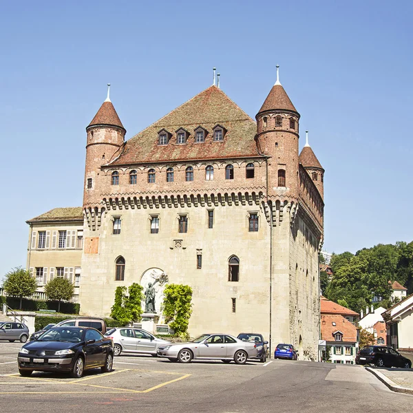 Castillo de Lausana Saint-Maire (Chateau Saint-Maire) en verano —  Fotos de Stock