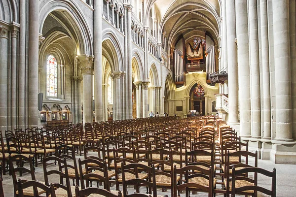 De kathedraal van Notre Dame (Lausanne) hal interieur — Stockfoto