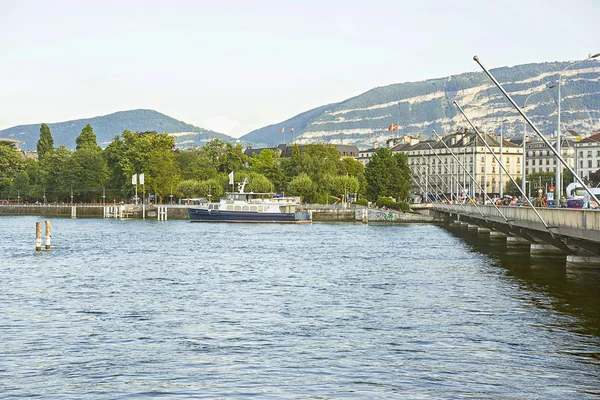 Geneva lake quay in summer — Stock Photo, Image