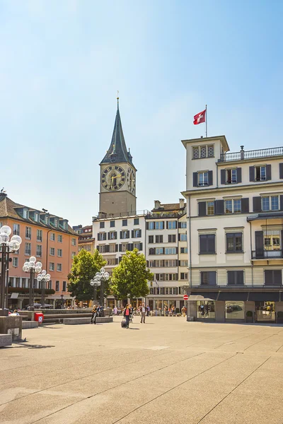 Zurich city center near St.Peter Cathedral, Switzerland — Stock Photo, Image