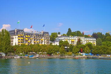 Geneva Gölü defne liman görünümünde Lozan, İsviçre yaz