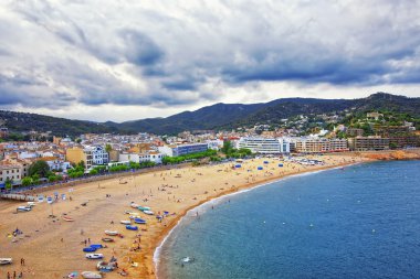 Tossa De Mar adlı fırtınalı hava görünümünü