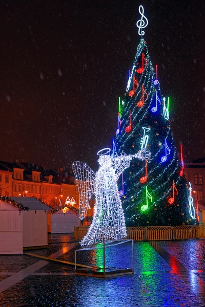 Vista nocturna del árbol de Navidad en la Plaza del Ayuntamiento —  Fotos de Stock