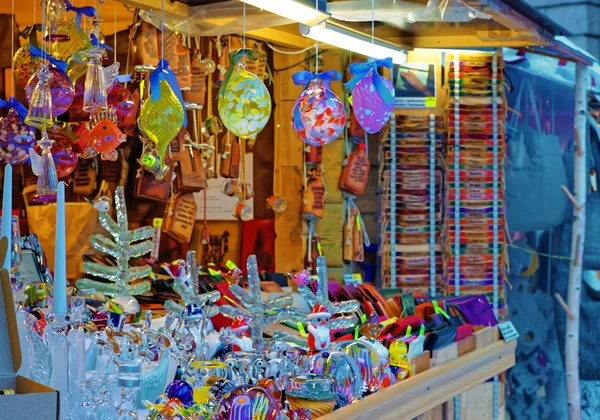 Souvenirs made of glass for sale at the Christmas market in Old — Stock Photo, Image