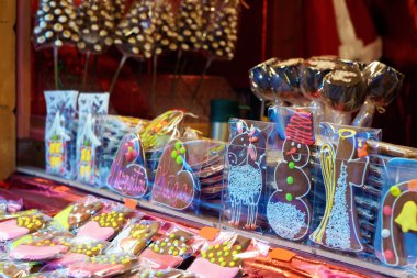 Avrupa Noel pazarında zencefilli çörekler