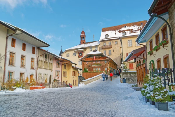 View of the main street in the swiss town Gruyeres  on a beautiful winter day — Stock Photo, Image