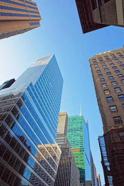 Guardando i grattacieli a Lower Manhattan — Foto Stock