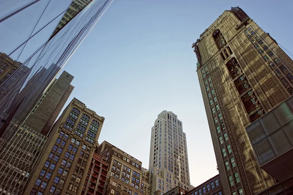 Modern glass skyscrapers under the blue sky — Stock Photo, Image