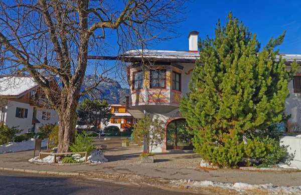 Murales o dipinti di facciata delle case di Garmisch-Partenkirchen — Foto Stock