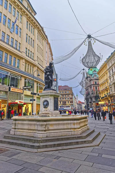 Dreifaltigkeitssäule in der Grabenstraße von Wien in Österreich — Stockfoto