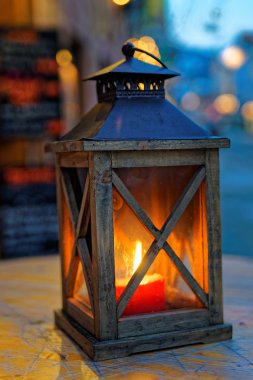 Yanan fener görünümünü 