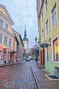 Estonya Tallinn Eski şehir St Nicholas Kilisesi geri görünümü