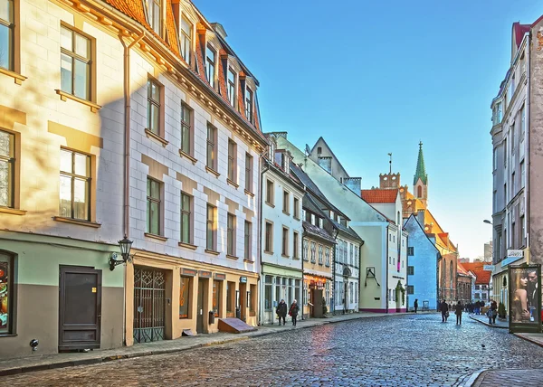 Street view in the Old city in Riga in Latvia at Christmas — Stock Photo, Image