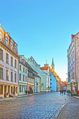 Noel zamanı Letonya Riga Eski şehir Sokak görünümü