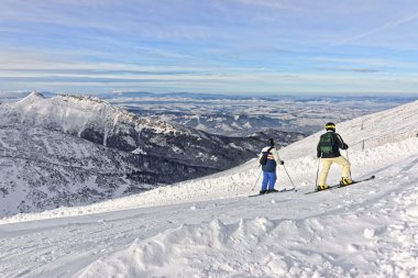 Tatras Zakopane Kasprowy Wierch tepesinde Yokuş Aşağı Kayakçılar 